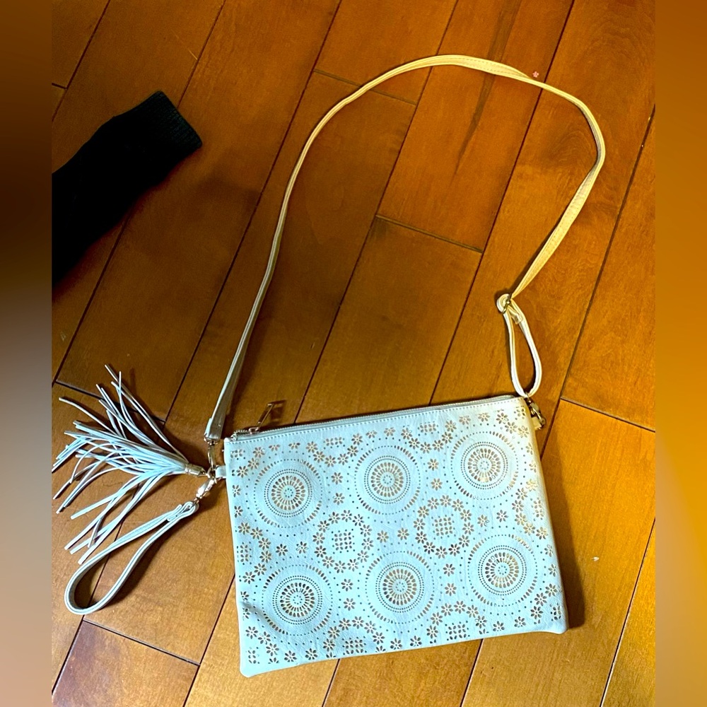 Bag brand Bella